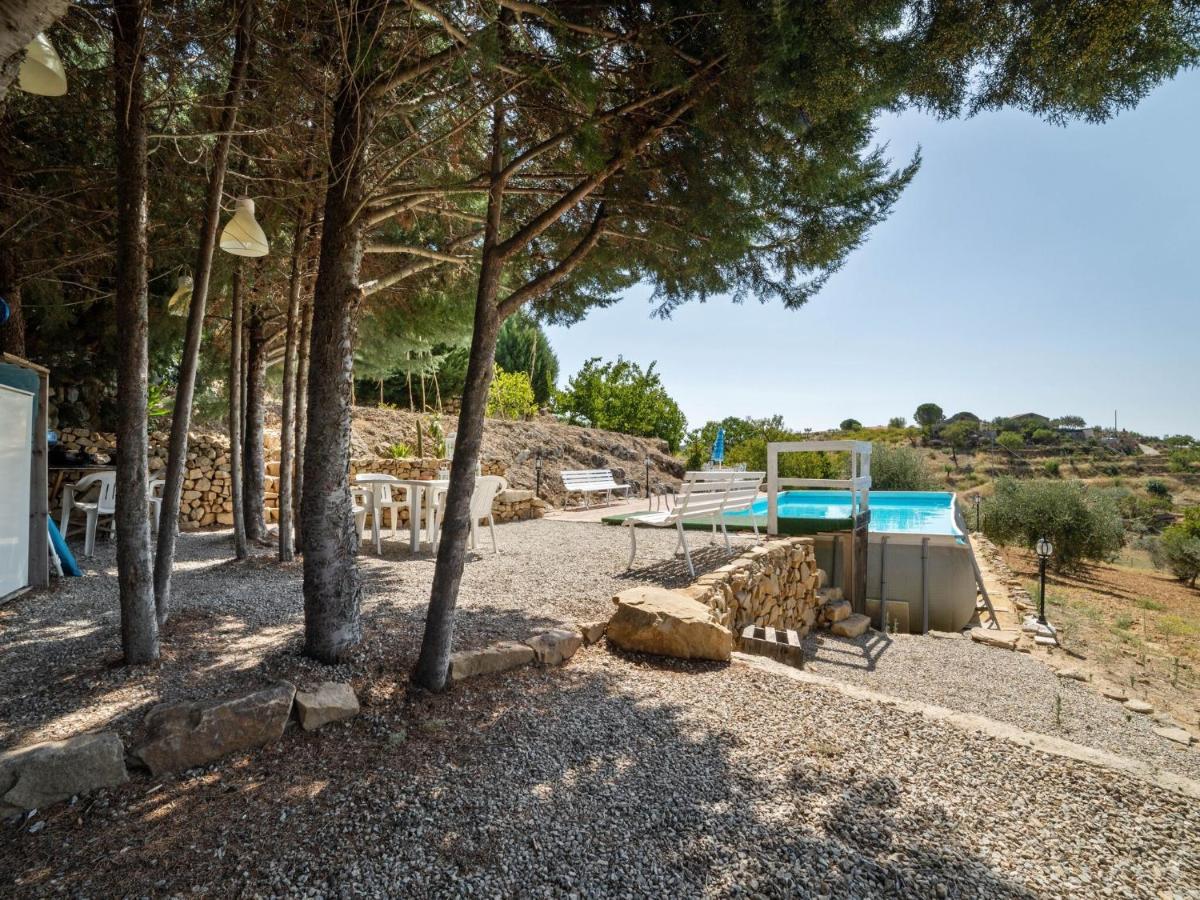 Belvilla By Oyo Modern Villa In Nissoria With Pool Luaran gambar